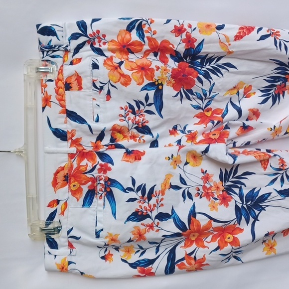 St John’s Bay Slimming Floral Summer Capri Pants Sz 12 - Picture 4 of 6